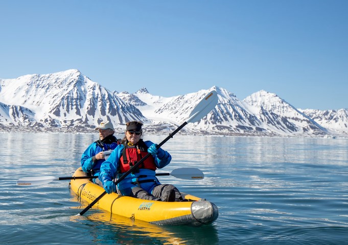 Frozen Frontiers: Arctic Glacier Tours for Adventurers