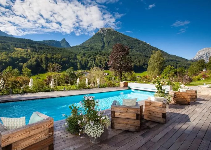 Peaks with Purpose: Eco-Mountain Resorts to Stay At