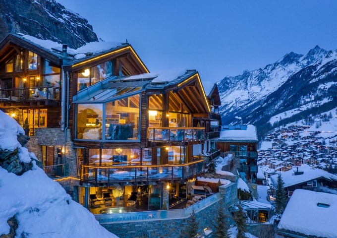 Snow-Capped Escapes: Winter Alpine Lodges for the Perfect Getaway